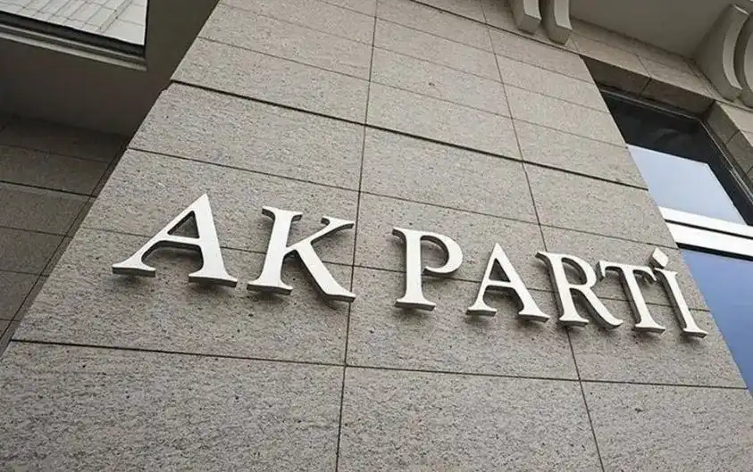 AK Parti'de Ard Arda...