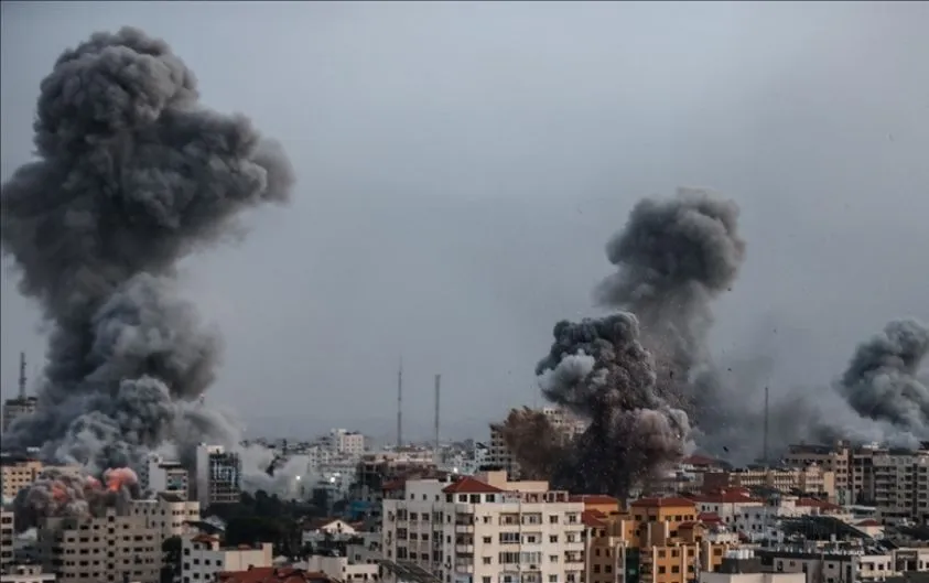 İsrail Gazze’yi bomb...