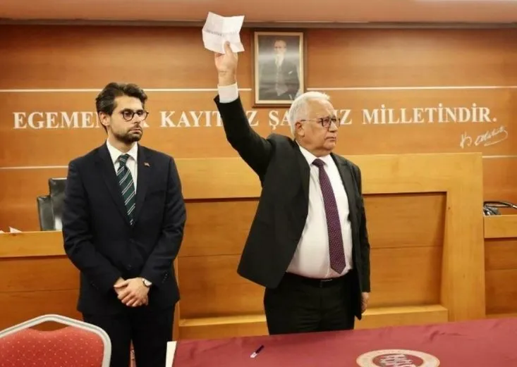 Bayrampaşa Meclisinde Yumruklar Konuştu: Olaylı Seçim Mahkeme Kararıyla İptal Edildi!